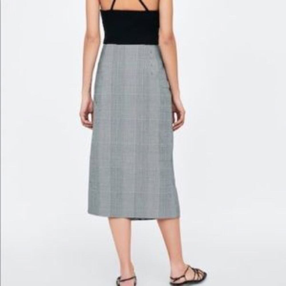Nwot Zara Check Print Large Button Midi Skirt. - image 3